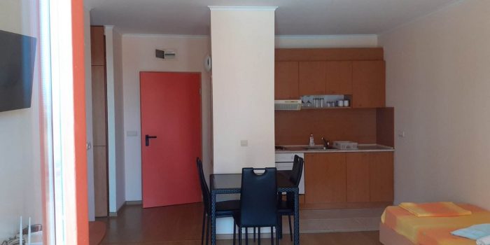 Holiday Apartment to Rent in Nesebar Kitchenette